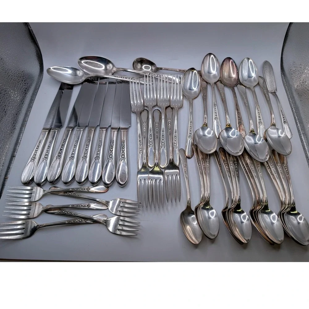 Vtg 1941 WM Rogers Priscilla Lady Ann Silverplate MCM Floral 47pc Flatware w Box